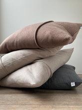 Afbeelding in Gallery-weergave laden, kussen van fleece