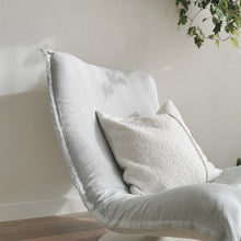 Afbeelding in Gallery-weergave laden, kussen van bouclé