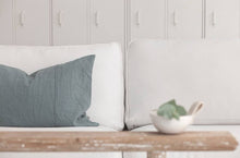 Afbeelding in Gallery-weergave laden, kussen van stonewashed linnen