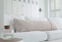 Afbeelding in Gallery-weergave laden, kussen van bouclé