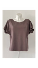 Afbeelding in Gallery-weergave laden, dames shirt van ajour stof
