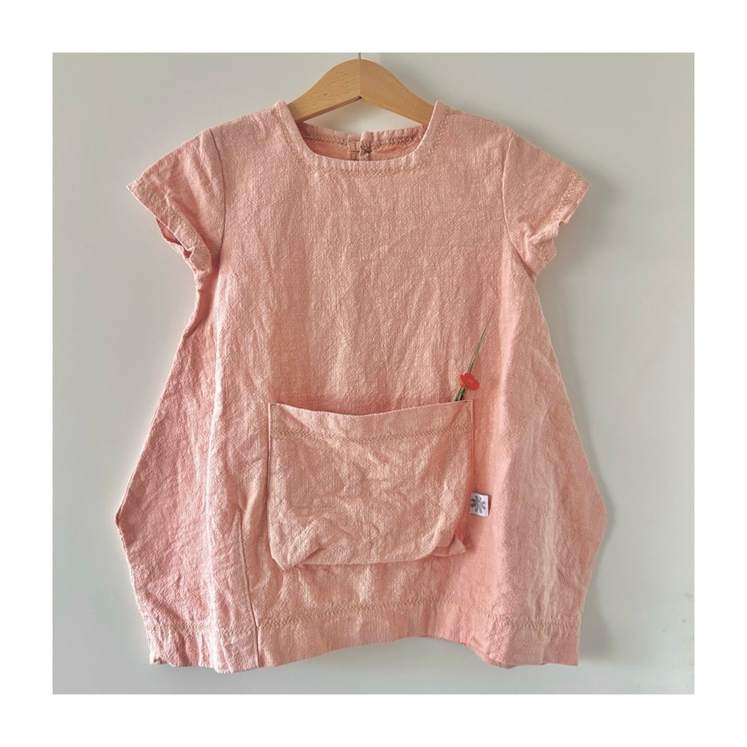 jurk in de kleur zalm roze
